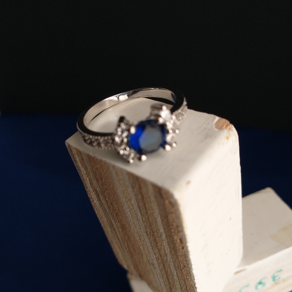 Blue Oval Large Stone Gorgeous Ring Sz 9.5